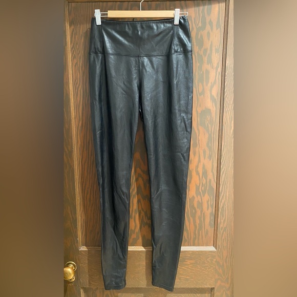 Aritzia vegan leather Daria pants - Picture 2 of 5